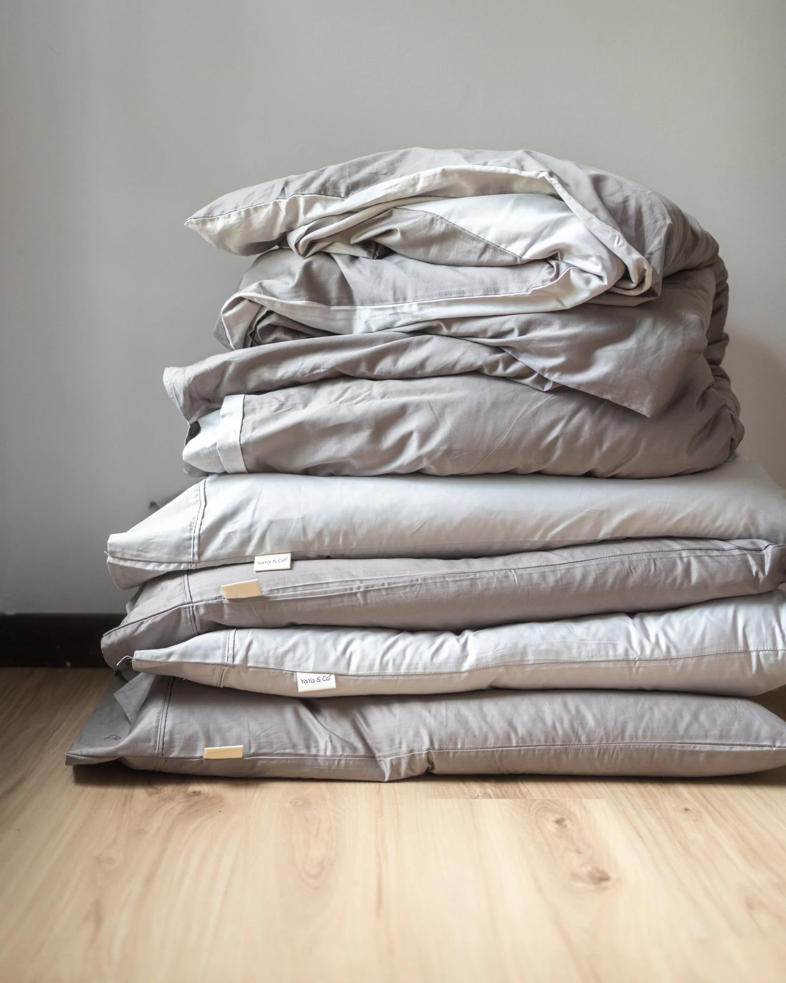 Rosie Reversible Organic Cotton Queen Duvet Cover Set - 400 TC - Image 3