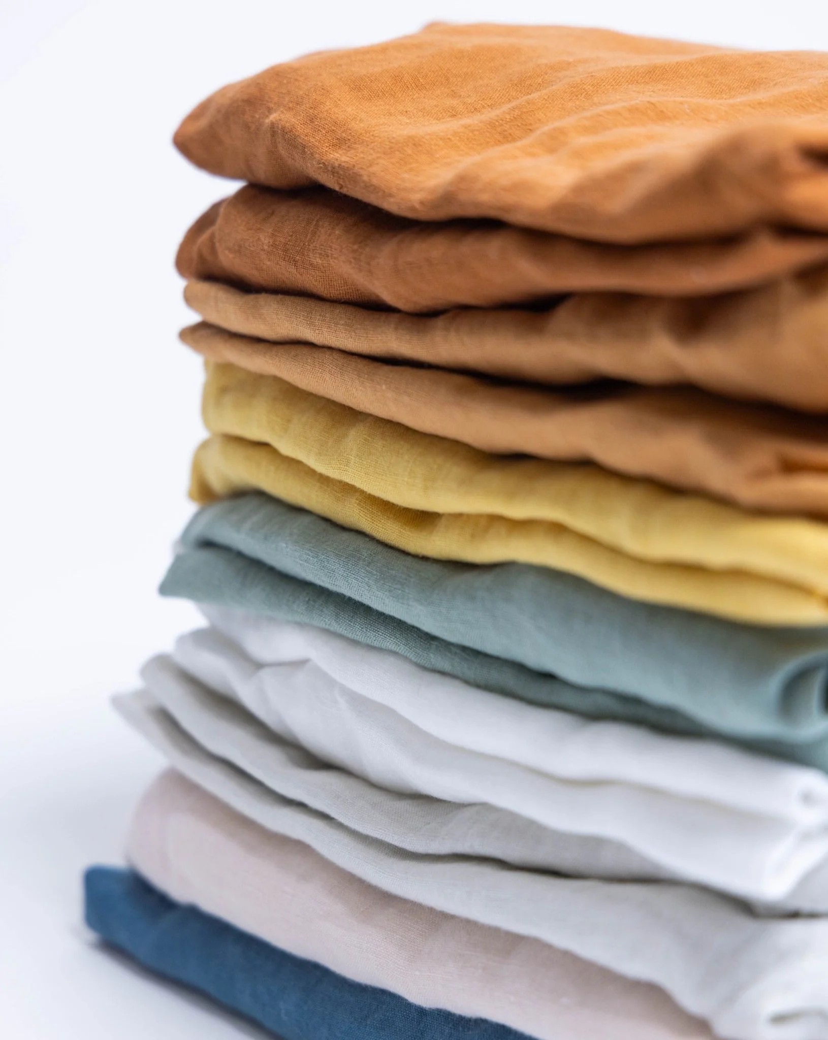 Sadie Organic Belgian Flax Linen Fitted Crib Sheet - Image 3